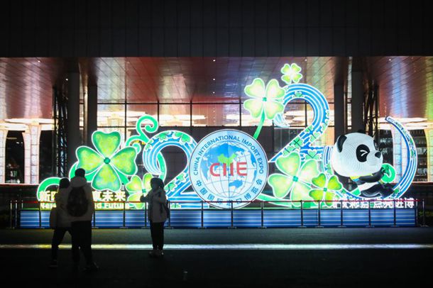 公交車(chē)上的愛(ài) 公交車(chē)上的愛(ài)